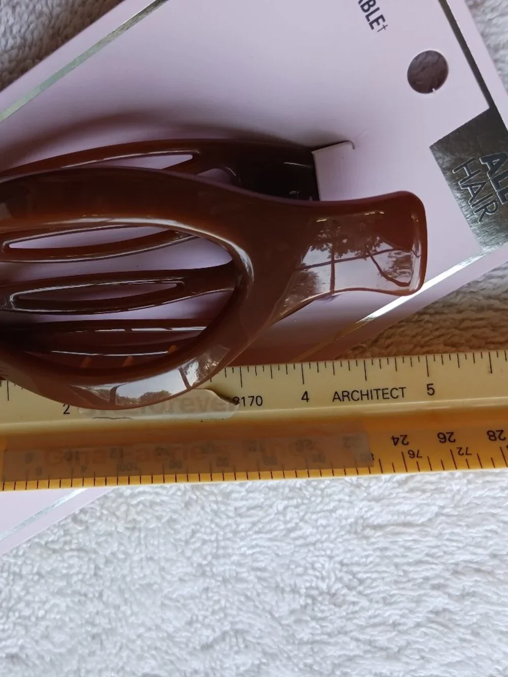 Scunci Unbreakable All Hair Strong Hold Brown Claw Clip Oval Half Comb Kimberly